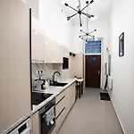 Downtown Double Deluxe With Joint Kitchen Appartamento Budapest
